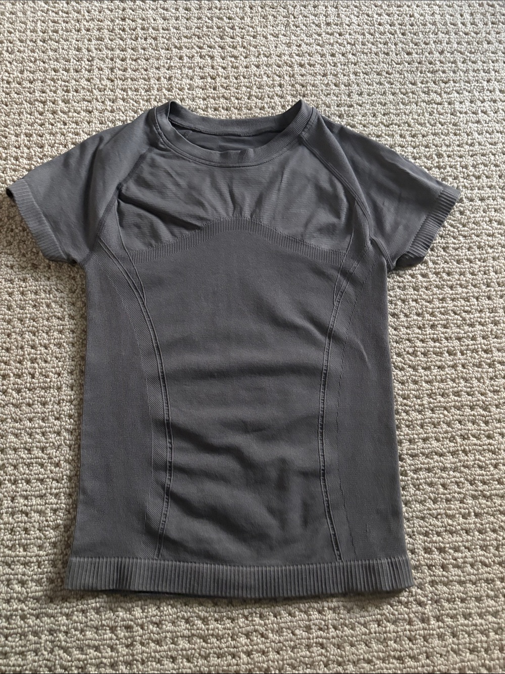 CRZ YOGA Short Sleeve Seamless Tee in Charcoal Gray